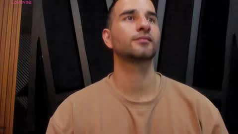  L O R E N Z O  Thumbs Up help  online show from 11-10-25, 05:12