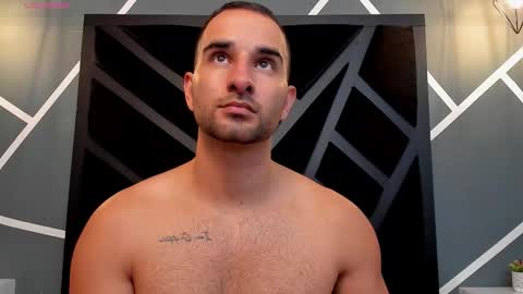  L O R E N Z O  Thumbs Up help  online show from 12-15-25, 06:01