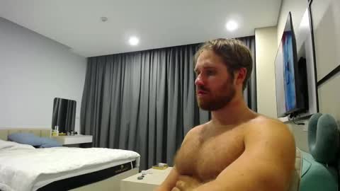 Snapshot of lorenzolux chatting on 05-15-26, 03:41 Lorenz online show from 05-15-26, 03:41