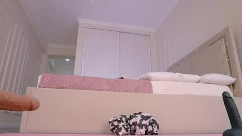 Leyla  online show from 09-10-25, 06:57