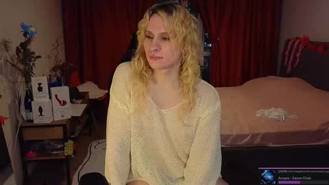 Lori -----------------------------------    online show from 12-19-24, 03:41