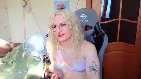 Snapshot of lori_myaf chatting on 07-31-26, 01:54 Lori ----------------------------------- online show from 07-31-26, 01:54