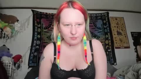 Snapshot of loricritter2 chatting on 01-18-26, 11:41 Lori Critter online show from 01-18-26, 11:41