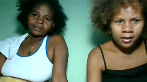Snapshot of lorienne98 chatting on 06-07-26, 12:31 lorienne98 online show from 06-07-26, 12:31