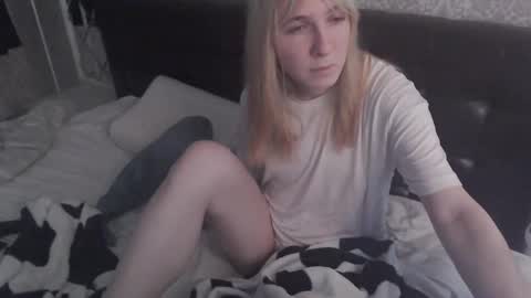 Snapshot of losernika chatting on 09-28-25, 03:23 Nika online show from 09-28-25, 03:23
