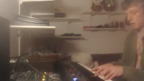 Lostinyourbeauty online show from 12-18-24, 08:25