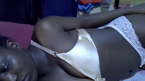 Snapshot of lotty_lavilla chatting on 01-16-26, 06:23 lotty_lavilla online show from 01-16-26, 06:23