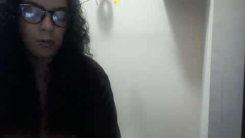 Snapshot of lotuzpetals chatting on 10-05-25, 06:01 Jasmine online show from 10-05-25, 06:01