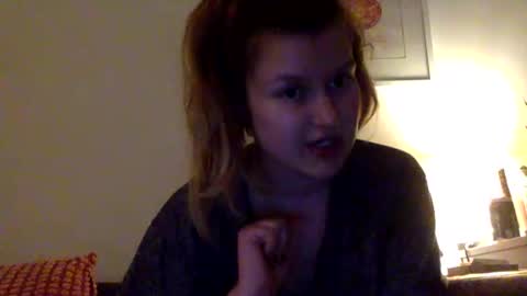 Snapshot of lou880432 chatting on 03-06-25, 08:37 lou880432 online show from 03-06-25, 08:37