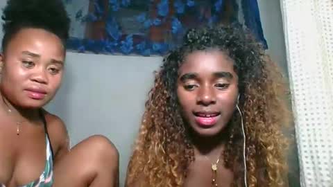 Snapshot of louane98 chatting on 02-02-26, 07:12 louane98 online show from 02-02-26, 07:12