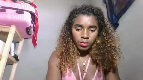 Snapshot of louane98 chatting on 02-08-26, 06:17 louane98 online show from 02-08-26, 06:17