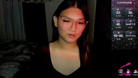 Snapshot of louheart chatting on 12-17-25, 10:10 Sweet online show from 12-17-25, 10:10