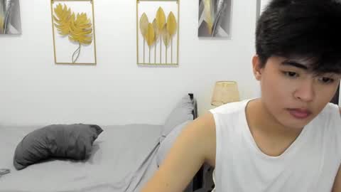 Snapshot of louie_cute_asian chatting on 03-05-25, 03:51 Kylie online show from 03-05-25, 03:51