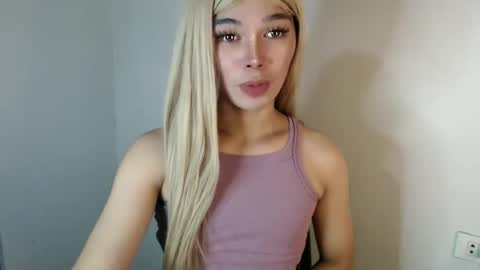 Snapshot of louilalicious chatting on 02-28-25, 05:15 louilalicious online show from 02-28-25, 05:15