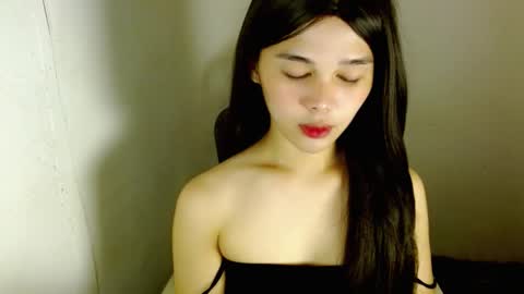 louilalicious online show from 12-17-25, 01:00