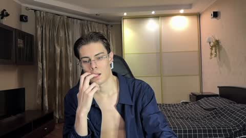 Mark online show from 01-04-25, 05:47