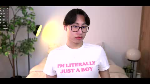 Snapshot of louis_zh chatting on 09-22-25, 12:40 Louis online show from 09-22-25, 12:40