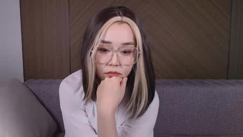 Kim online show from 05-26-26, 07:54