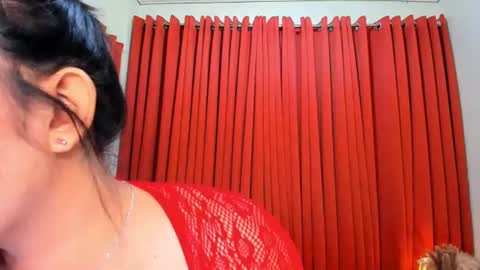Snapshot of louisse_moone chatting on 07-16-26, 08:37 Louisse online show from 07-16-26, 08:37