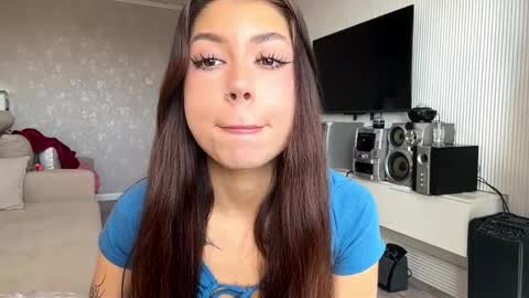 Flora online show from 03-28-26, 07:19