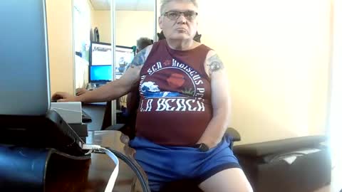 Snapshot of loumtl3 chatting on 07-01-26, 12:18 loumtl3 online show from 07-01-26, 12:18