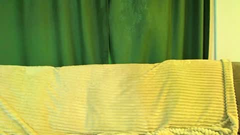 Cute face online show from 10-30-25, 03:08