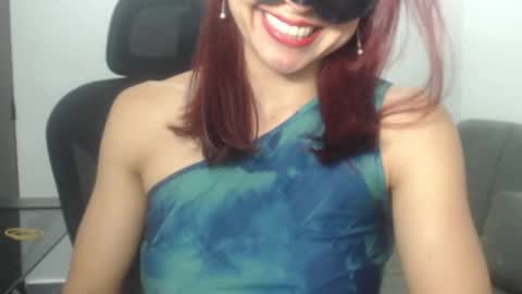 Nina online show from 10-14-25, 01:17