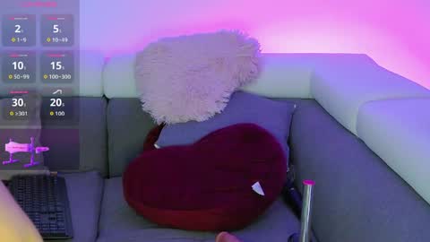 Snapshot of love_kyliee chatting on 04-07-26, 01:17 love_kyliee online show from 04-07-26, 01:17
