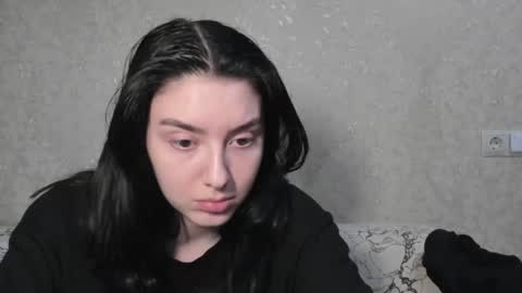 Snapshot of love_lina_muuur chatting on 04-17-26, 04:10 LINA online show from 04-17-26, 04:10