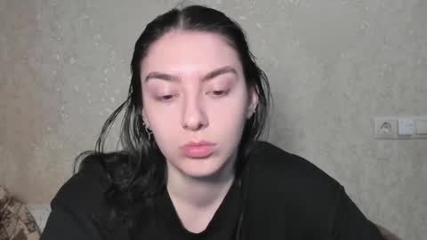Snapshot of love_lina_muuur chatting on 04-18-26, 02:43 LINA online show from 04-18-26, 02:43