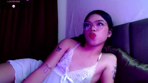 Snapshot of love_seren chatting on 10-05-25, 12:47 Seren online show from 10-05-25, 12:47
