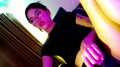 Snapshot of love_seren chatting on 02-18-26, 05:03 Seren online show from 02-18-26, 05:03