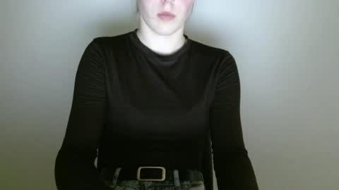 Snapshot of love_vivian chatting on 05-18-26, 04:24 Vivian online show from 05-18-26, 04:24