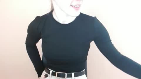 Snapshot of love_vivian chatting on 05-25-26, 11:05 Vivian online show from 05-25-26, 11:05