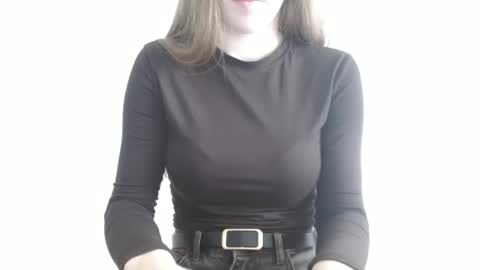 Snapshot of love_vivian chatting on 06-02-26, 12:07 Vivian online show from 06-02-26, 12:07