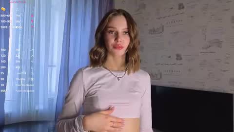 Snapshot of love_you_bella chatting on 06-17-26, 03:35 Bella online show from 06-17-26, 03:35