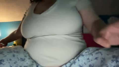 Snapshot of loveablekate chatting on 06-08-26, 01:55 Kate online show from 06-08-26, 01:55