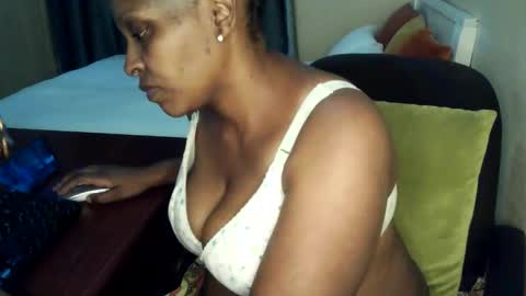 loveedee4 online show from 05-20-26, 05:57