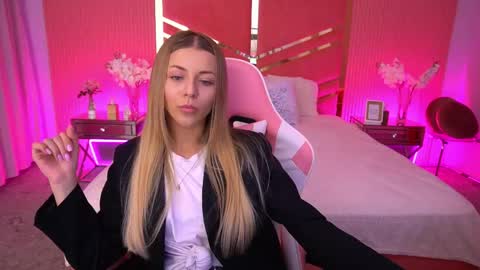 loveedove online show from 05-13-26, 01:52