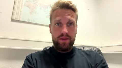 Snapshot of lovefuesse chatting on 09-18-25, 07:43 lovefuesse online show from 09-18-25, 07:43