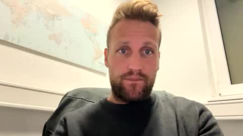 Snapshot of lovefuesse chatting on 10-10-25, 11:09 lovefuesse online show from 10-10-25, 11:09