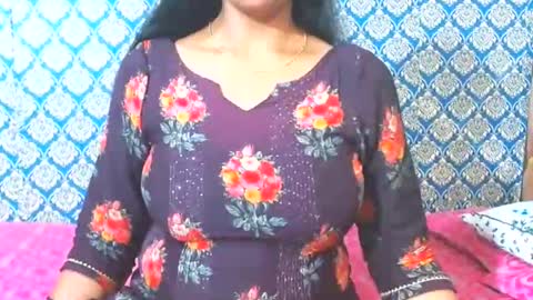 Snapshot of lovefunnitya chatting on 05-18-26, 08:09 Divya online show from 05-18-26, 08:09