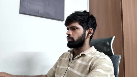Snapshot of lovehairyindian chatting on 05-31-26, 07:04 Indian hairy online show from 05-31-26, 07:04