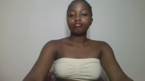 Snapshot of lovelbrownie chatting on 07-12-26, 10:17 lovelbrownie online show from 07-12-26, 10:17