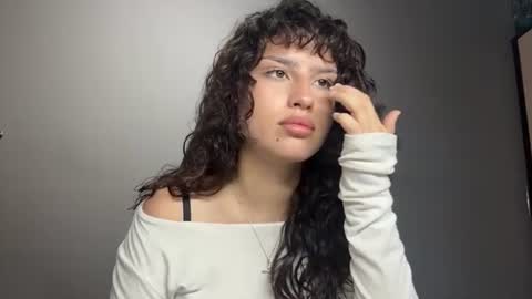 Snapshot of lovelladonaghe chatting on 08-08-26, 01:13 Lina online show from 08-08-26, 01:13