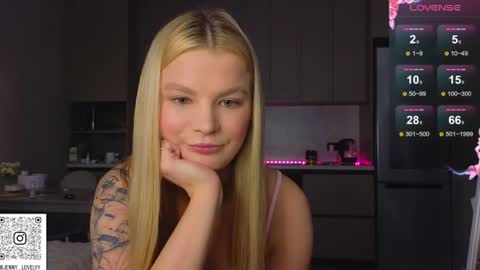 Snapshot of lovely_babyy chatting on 06-24-26, 11:31 Jenny online show from 06-24-26, 11:31