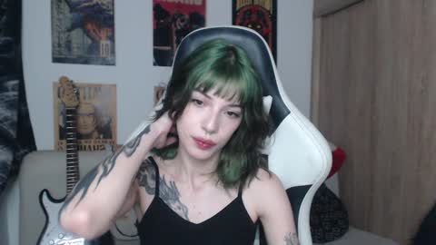 Cassie online show from 01-05-25, 12:42