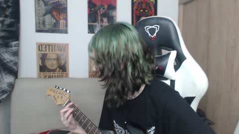 Cassie online show from 01-12-25, 01:32