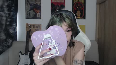 Cassie online show from 01-30-25, 08:21