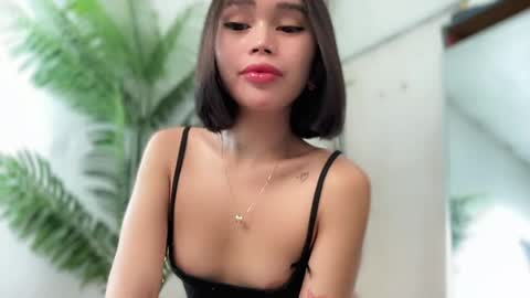 lovely_cittie18 online show from 05-18-26, 04:07
